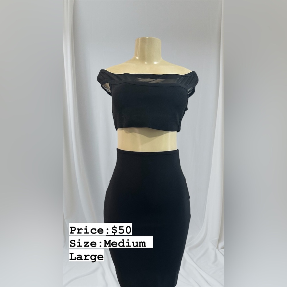 Miss circle New No tag  Size available: Medium & Large Color: Black Two piece